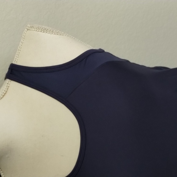 Under Armour Razorback Blueish Purple Size Medium Tank - Picture 3 of 9